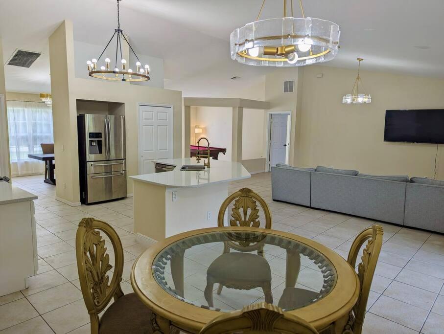 Spacious Family Retreat - Pet Friendly เวโรบีช ภายนอก รูปภาพ