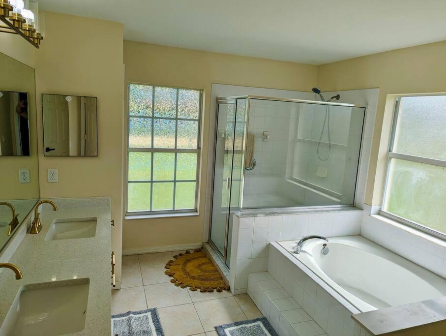 Spacious Family Retreat - Pet Friendly เวโรบีช ภายนอก รูปภาพ